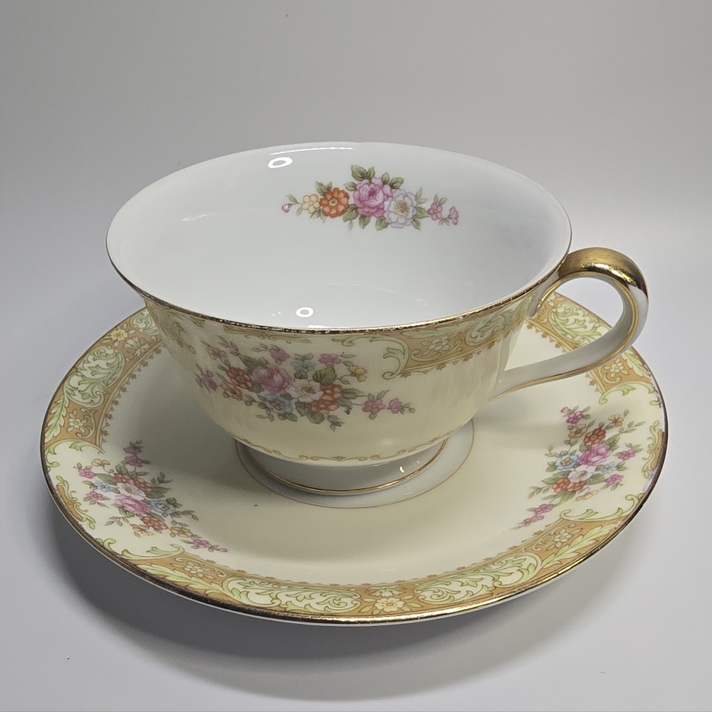 Noritake Floral Mug with Gold Trim